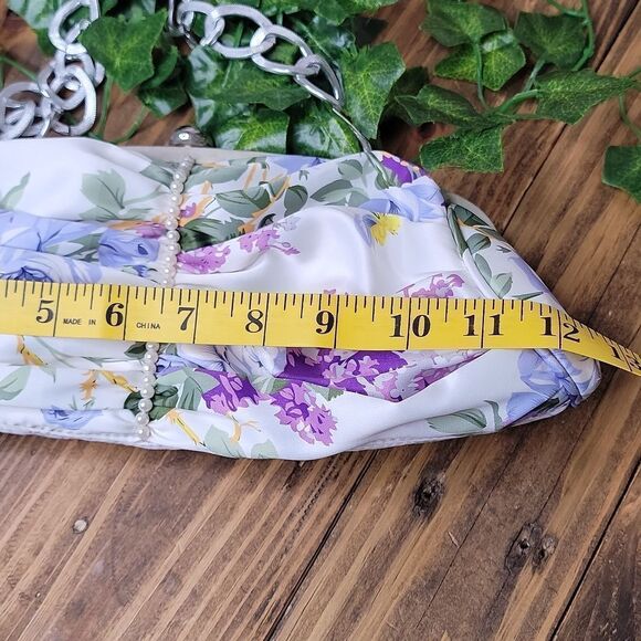 Vintage. Unknown Brand. Floral Handbag. EUC - Picture 5 of 8